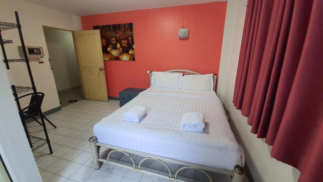 D.D. Inn Beach Guesthouse Pattaya Bagian luar foto