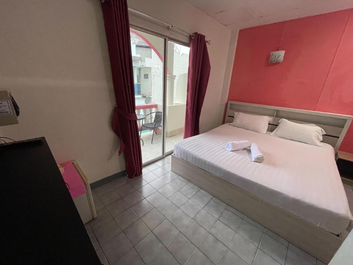 D.D. Inn Beach Guesthouse Pattaya Bagian luar foto