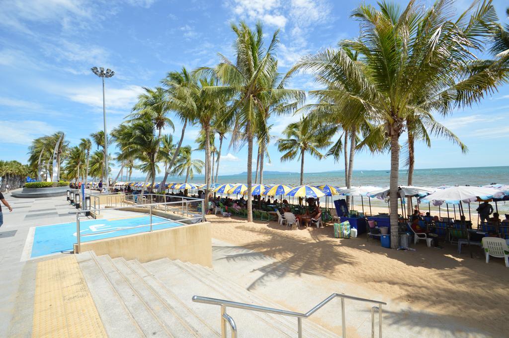 D.D. Inn Beach Guesthouse Pattaya Bagian luar foto