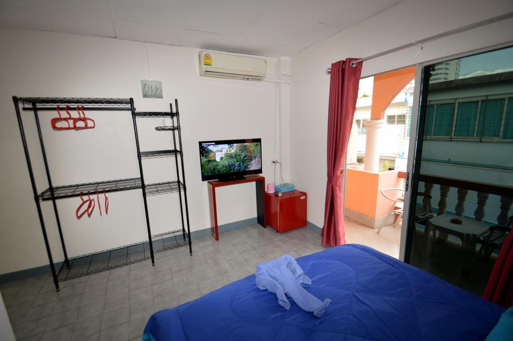 D.D. Inn Beach Guesthouse Pattaya Bagian luar foto