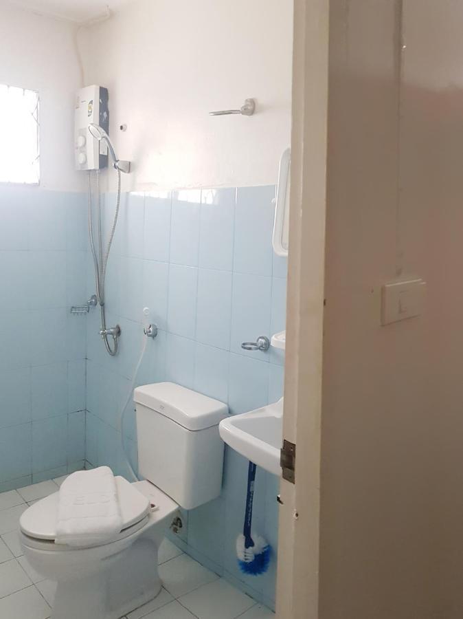 D.D. Inn Beach Guesthouse Pattaya Bagian luar foto